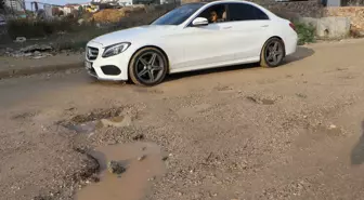 Her yağmurda çökme yaşanıp, çukurlar oluşan yollar için çözüm isteği