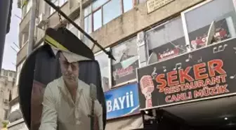 Hesabı ödemeyince mekandan atıldı, geri dönüp konuşma bahanesiyle solisti öldürdü