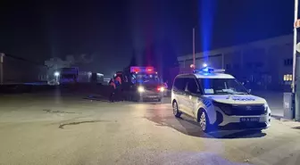 İzmir'de tırdaki kimyasal madde sızıntısından etkilenen 5 kişi hastaneye kaldırıldı