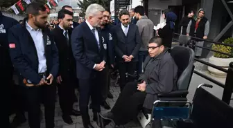 Kahramanmaraş'ta engelli vatandaşlara akülü sandalye ve elektrikli motor desteği