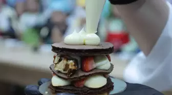 Kayseri'de 'Minik Şefler Mutfakta' etkinliğiyle çocuklar pasta yapımını deneyimledi