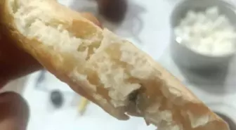 Kurtalan'da ekmeğin içinden sinek çıktı