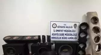 Kütahya'da araçlardan ses sistemi hırsızlığı yapan 2 şüpheli yakalandı