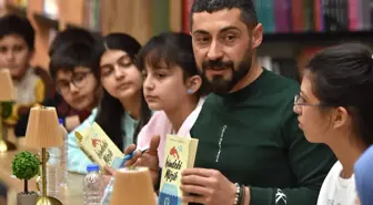 Öğretmenler 'kitap tahlili' ile öğrencilere okuma alışkanlığı kazandırıyor
