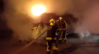 Park halindeki minibüs alev aldı