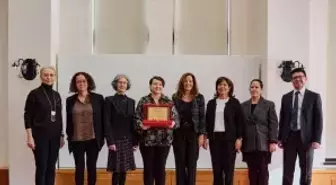Prof. Dr. Çiğdem Kağıtçıbaşı İnsan Gelişimi Araştırma Ödülü'nü Mine Egbatan kazandı
