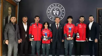 Şampiyon cimnastikçilerden Kabakcı'ya ziyaret