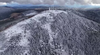 Samsun'da 1650 rakımlı Dürtmen Dağı'nda kar etkili oldu