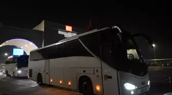 Samsunspor'la karşılaşacak AEK'nin taraftarları Türkiye'ye geldi