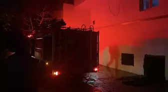 Şanlıurfa'da apartmanda çıkan yangında 9 kişi dumandan etkilendi