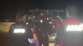 Sarp arazide yaralanan göçmen kurtarıldı