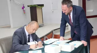 Siirt'te zihinsel engelli Aslan Çevik şiir kitabı yazdı