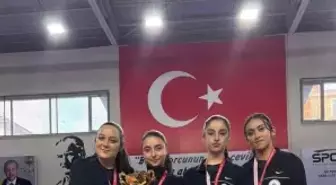 Sivrihisar'da lise öğrencileri masa tenisinde il şampiyonu oldu