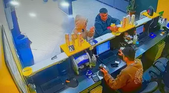 SMA hastası çocuğa yardım için konulan kumbarayı çaldı; o anlar kamerada