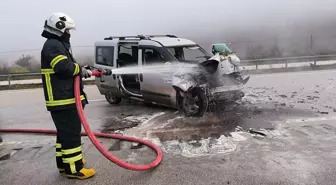 Tokat'ta hafif ticari araç ile tırın çarpıştığı kazada 4 kişi yaralandı