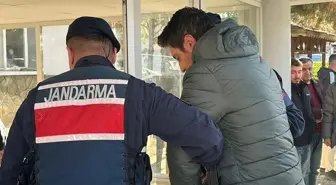 Uşak'ta 3 yayanın öldüğü kazadaki otomobil sürücüsü tutuklandı