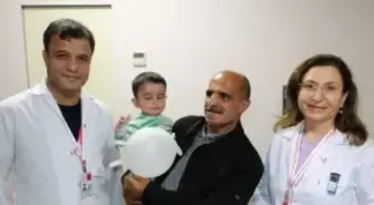 Van'da kalbi yarım doğan bebek, İstanbul'da uygulanan tedaviyle hayata tutundu