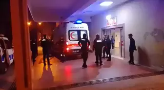 Manisa'da bıçaklı kavga; 1'i kadın 2 yaralı