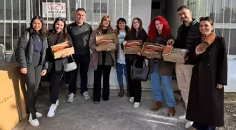 Öğrenciler babalarına ayakkabı yaptı