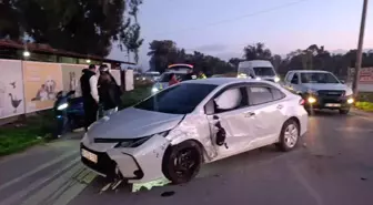 Otomobil aydınlatma direğine çarptı: 1 yaralı