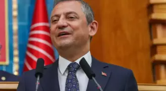 Özgür Özel'den canlı yayında çok konuşulacak gaf! Cumhurbaşkanı adayını açıklarken dili fena sürçtü