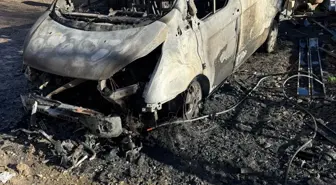 Muhtarın araçları kundaklandı