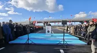 Bakan Uraloğlu, Van Çevre Yolu'nun 28 kilometrelik 2 etabının açılışını yaptı