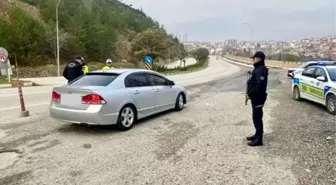 Bilecik'te yasal kalış hakkı bulunmayan 2 kişi yakalanarak, sınır dışı süreçleri başlatıldı