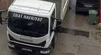 Bursa'da bir kamyon sokak arasındaki araca ağır zarar verip kaçtı