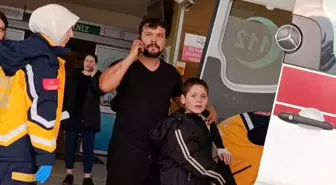 Bursa'da nacakla oynayan çocuğun parmağı kopma noktasına geldi