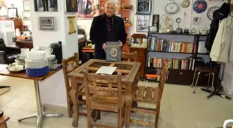 Emekli öğretmenin evinden tarih fışkırıyor: II. Mahmut'un masasından Çanakkale kılıcına