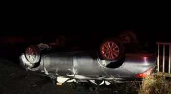 Gümüşhane'de otomobil, bariyerlere çarpıp ters döndü: 2'si çocuk 5 yaralı