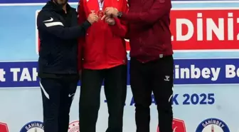 Güreşte Elmira Yasin Türkiye Şampiyonu oldu