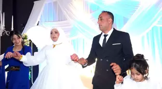 Kaçarak evlendiler, 14 yıl sonra rüya gibi bir düğünle hayallerini tamamladılar