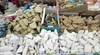 Kırgızistan'da vitamin ve mineral kaynağı olarak tüketilen toprak: Gulboto