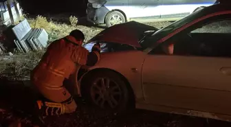 Kütahya'da park halindeki araca çarpan sürücü kaçtı