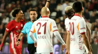 Victor Osimhen cezalı duruma düştü