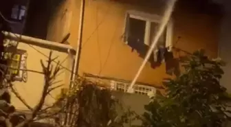 Beyoğlu'nda 3 katlı binada çıkan yangın söndürüldü