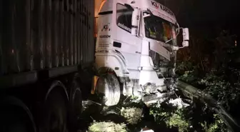 D-650 kara yolunda zincirleme kaza: 12 yaralı