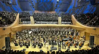 Devlet Çoksesli Korosu, 'Dünya Koro Günü'nde 500 kişiyle sahne aldı