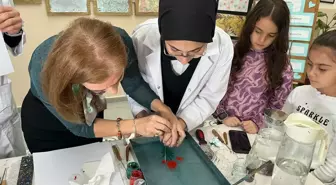 İmam Hatip Lisesi öğrencileri ebru sanatını fizikle birleştiriyor