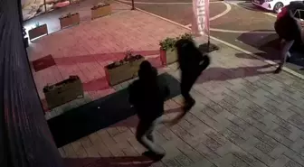 Esenyurt'ta kuyumcu soygunu girişimi kamerada: Hırsızlar alarm çalınca böyle kaçtı