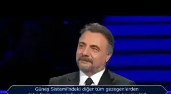 Güneş Sistemi'ndeki diğer tüm gezegenlerden daha fazla yanardağa sahip olan gezegen hangisidir?