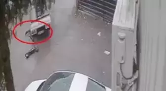 Kamyonetin altında kalan skuter sürücüsü öldü