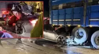 Lüks otomobil kamyona ok gibi saplandı! Bilanço ağır