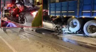 Lüks otomobil kamyona ok gibi saplandı! Bilanço ağır