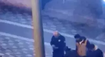 Seyir halindeyken motosikletten düşen kurye yaralandı