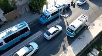 Trafikten kaçan dolmuş şoförü 200 metre ters şeritte gitti