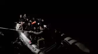 Arızalanan lastik bottaki 29 kaçak göçmen kurtarıldı, 2 organizatör gözaltına alındı