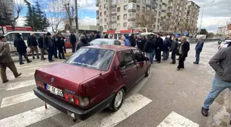 Çorum'da üç araç çarpıştı: Sürücüler burnu bile kanamadan kurtuldu